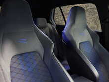 Volkswagen Golf TSI R - U13045