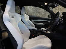 BMW M4 BiTurbo Competition - U13046