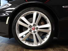 Jaguar XK V8 Signature - U13052