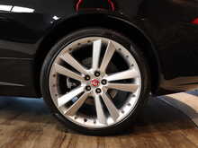 Jaguar XK V8 Signature - U13052