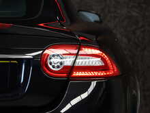 Jaguar XK V8 Signature - U13052
