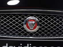 Jaguar XK V8 Signature - U13052