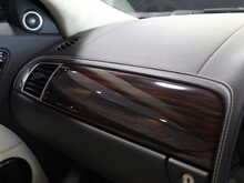 Jaguar XK V8 Signature - U13052