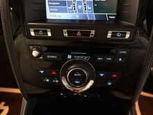 Jaguar XK V8 Signature - U13052