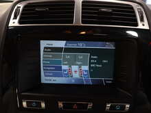 Jaguar XK V8 Signature - U13052