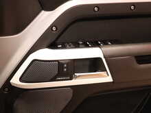 Land Rover Defender 110 SD4 HSE - U13065