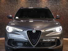 Alfa Romeo Stelvio V6 Bi-Turbo Quadrifoglio - U13069