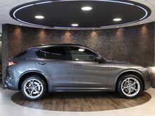 Alfa Romeo Stelvio V6 Bi-Turbo Quadrifoglio - U13069