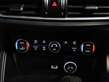 Alfa Romeo Stelvio V6 Bi-Turbo Quadrifoglio - U13069