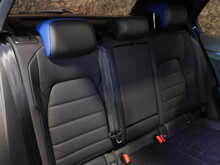 Volkswagen Golf TSI R - U13108