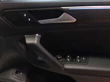 Volkswagen Tiguan TSI R - U13127
