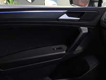 Volkswagen Tiguan TSI R - U13127