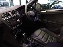 Volkswagen Tiguan TSI R - U13127