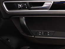 Volkswagen Touareg TDI V6 BlueMotion Tech R-Line Plus - U13131