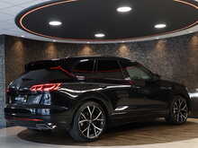 Volkswagen Touareg TSI V6 R - U13161