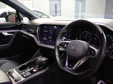 Volkswagen Touareg TSI V6 R - U13161