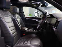 Volkswagen Touareg TSI V6 R - U13161