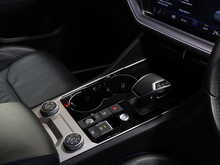 Volkswagen Touareg TSI V6 R - U13161