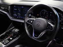 Volkswagen Touareg TSI V6 R - U13161