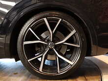 Volkswagen Touareg TSI V6 R - U13161