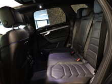 Volkswagen Touareg TSI V6 R - U13161