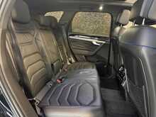 Volkswagen Touareg TSI V6 R - U13161
