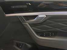 Volkswagen Touareg TSI V6 R - U13161