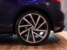 Volkswagen Golf TSI R - U13167