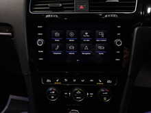 Volkswagen Golf TSI R - U13167