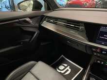 Audi A3 TFSIe S line Competition - U13296