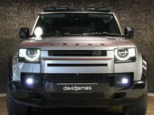 Land Rover Defender 110 SD4 SE - U13303