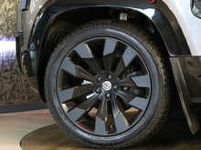 Land Rover Defender 110 SD4 SE - U13303