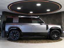 Land Rover Defender 110 SD4 SE - U13303
