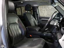 Land Rover Defender 110 SD4 SE - U13303