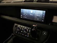 Land Rover Defender 110 SD4 SE - U13303