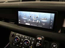 Land Rover Defender 110 SD4 SE - U13303