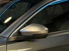 Volkswagen T-Roc TSI R - U13324