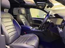 Volkswagen Touareg TDI V6 Black Edition - U13330