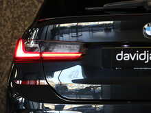 BMW 3 Series 320d MHT M Sport - U13346