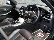 BMW 3 Series 320d MHT M Sport - U13346