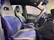 Volkswagen Tiguan TSI R - U13348