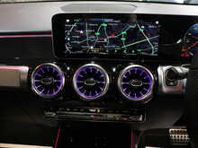 Mercedes-Benz GLB GLB200 AMG Line Night Edition - U13353