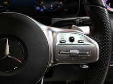 Mercedes-Benz GLB GLB200 AMG Line Night Edition - U13353