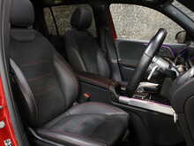 Mercedes-Benz GLB GLB200 AMG Line Night Edition - U13353