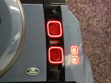 Land Rover Defender 90 D250 MHEV X-Dynamic SE - U13357