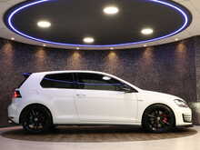 Volkswagen Golf TSI BlueMotion Tech GTI Performance - U13396