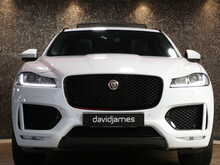 Jaguar F-PACE D240 Chequered Flag - U13397