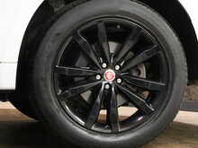 Jaguar F-PACE D240 Chequered Flag - U13397