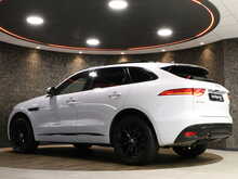 Jaguar F-PACE D240 Chequered Flag - U13397