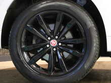 Jaguar F-PACE D240 Chequered Flag - U13397